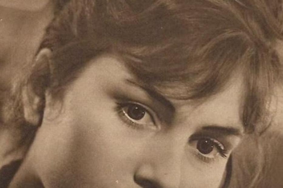 Das Filmplakat für „Der geteilte Himmel“ zeigt eine junge Frau.