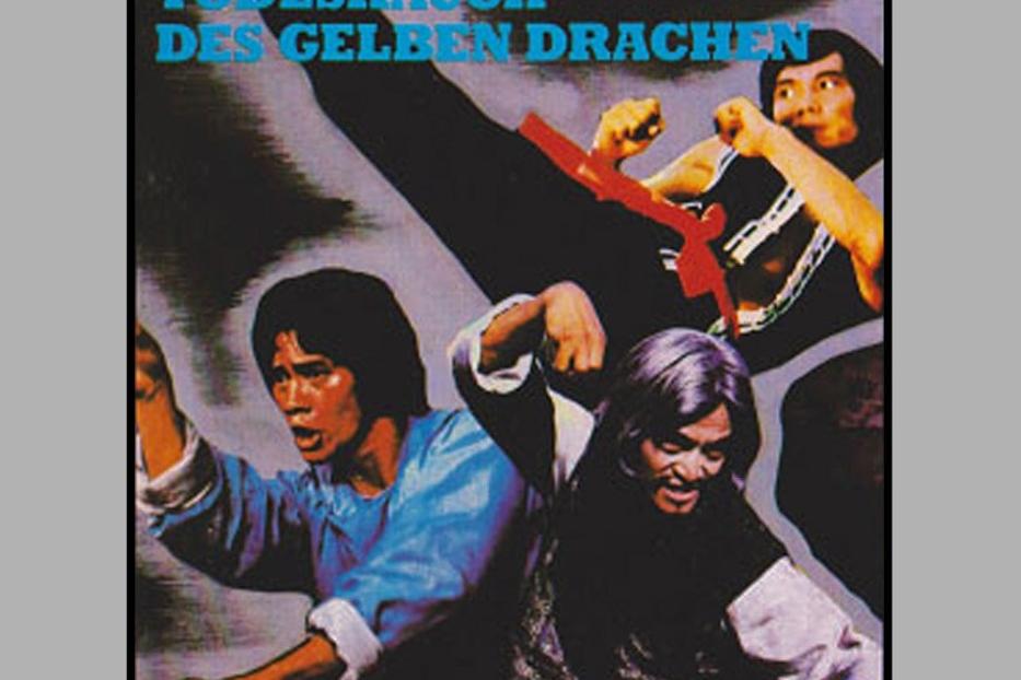 Das Cover des Films „Todeshauch des gelben Drachen“ zeigt drei asiatische Kampfkünstler in Aktion.