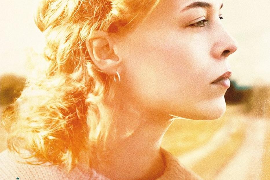 Das Filmplakat für „Miroirs No. 3“ mit Paula Beer in der Hauptrolle.