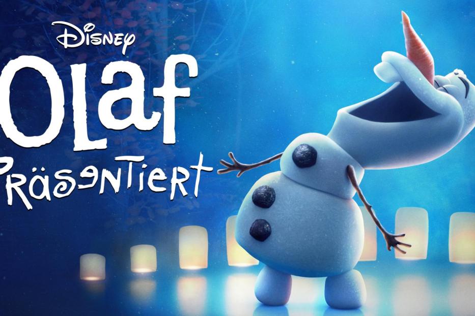 Olaf, die Schneemannfigur aus „Die Eiskönigin“, präsentiert etwas vor einem blauen Hintergrund.