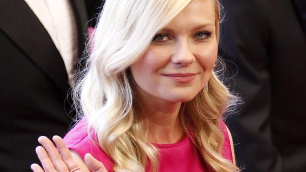 EPAepa03232106 US actress Kirsten Dunst arrives for the screening of On The Road during the 65th Cannes Film Festival, in Cannes, France, 23 May 2012. The movie is presented in the Official Competition of the festival, which runs from 16 to 27 May. EPA/I