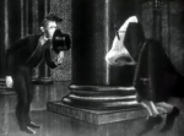 Eine Szene aus dem expressionistischen Stummfilm „Das Cabinet des Dr. Caligari“.