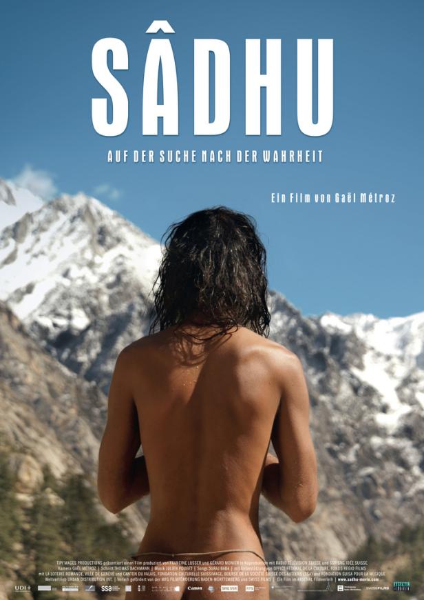 Das Filmplakat für „Sâdhu“ zeigt einen Mann vor einer Bergkulisse.