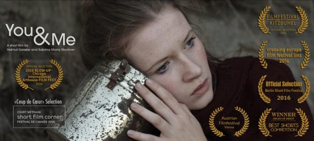 Eine Frau lehnt ihr Ohr an einen Metalleimer; Filmposter für „You & Me“.