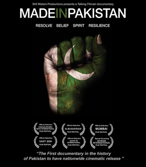 Das Filmplakat für „Made in Pakistan“ zeigt eine Faust, die mit der pakistanischen Flagge bemalt ist.