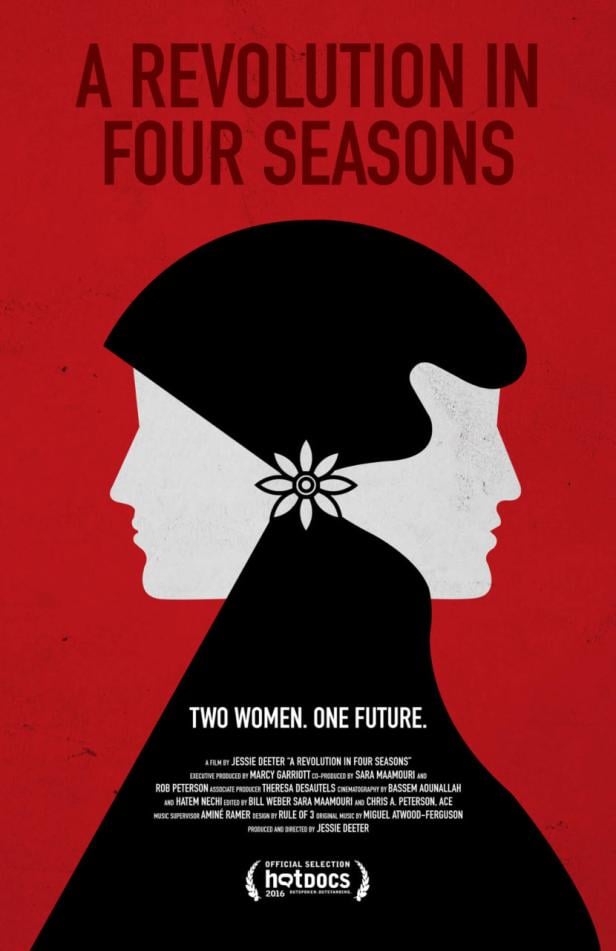 Das Filmplakat für „A Revolution in Four Seasons“ zeigt zwei Frauenprofile in Schwarz und Weiß vor rotem Hintergrund.