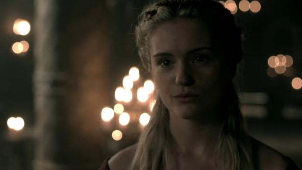 Vikings: Freydis spielt mit dem Feuer. Serien-Reviews: Vikings, Staffel 5, Episode 11