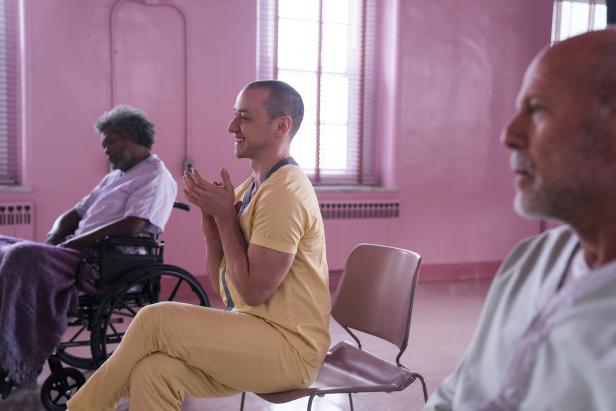 "Glass" auf Disney+: Spannender Showdown mit aufgesetztem Twist