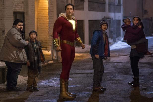 "Shazam" auf Puls 4: Kindlicher Superhelden-Klamauk