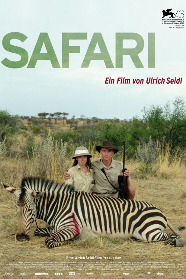 Das Filmplakat zu „Safari“ zeigt ein Paar mit Gewehr neben einem toten Zebra.