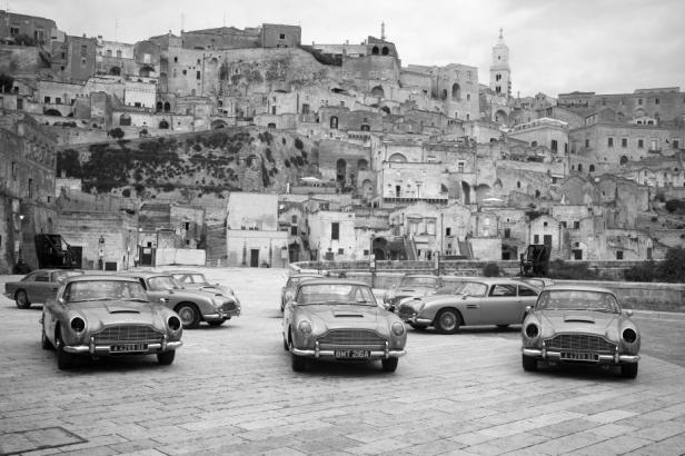 James Bond mit der Kamera begleitet: Ausstellung in Leica Galerie