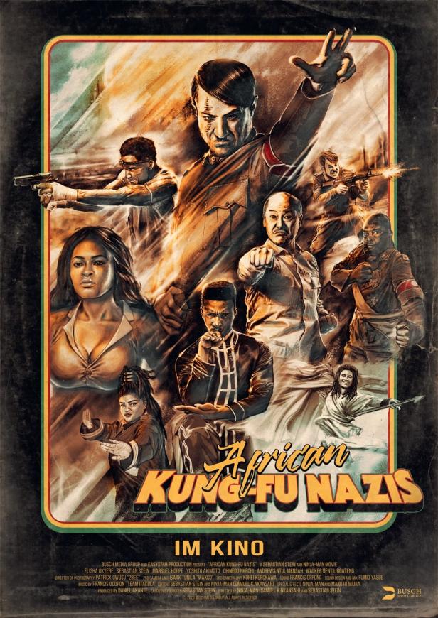 Das Filmplakat für „African Kung-Fu Nazis“ zeigt eine Collage von Figuren, darunter eine stilisierte Hitler-Figur.