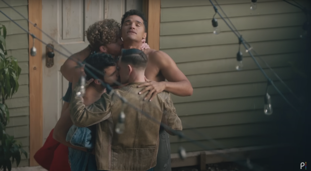 "Queer as Folk"-Trailer: Reboot der Kultserie mit Kim Cattrall