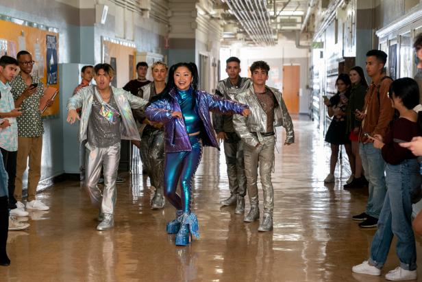 "Boo, Bitch"-Trailer: Lana Condor als pubertierender Geist