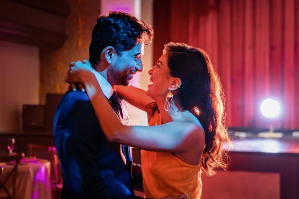 "Wedding Season"-Trailer: Netflix-Rom-Com mit Bollywood-Flair