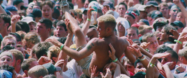 "Absolutes Fiasko: Woodstock ’99"-Trailer: Musik-Doku auf Netflix