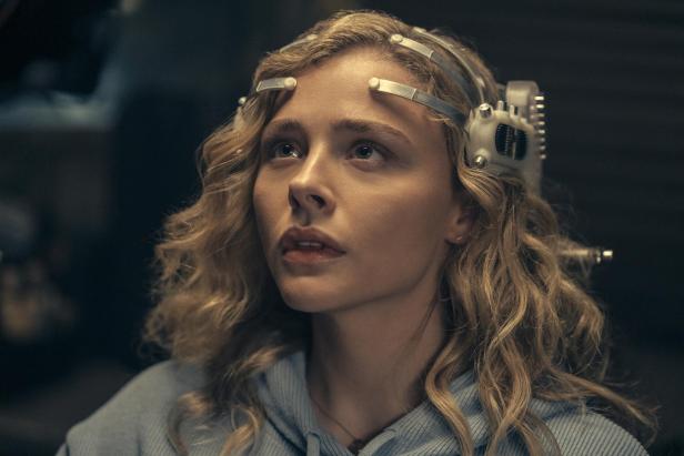 "Peripherie"-Trailer: Chloe Grace Moretz reist in die Zukunft