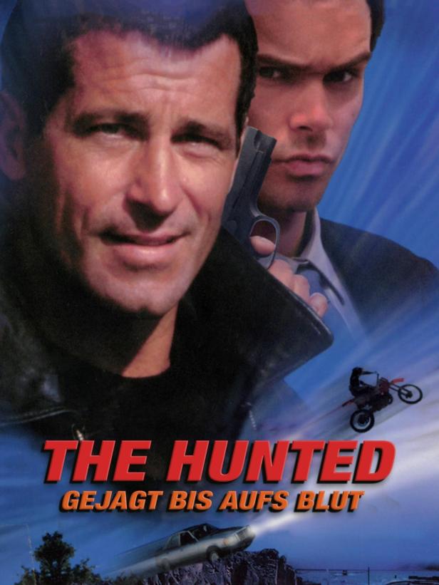 Das Filmplakat für „The Hunted – Gejagt bis aufs Blut“ zeigt zwei Männer, einen mit einer Waffe.