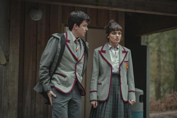 Asa Butterfield als Otis Milburn, Emma Mackey als Maeve Wiley in "Sex Education"-Staffel 3