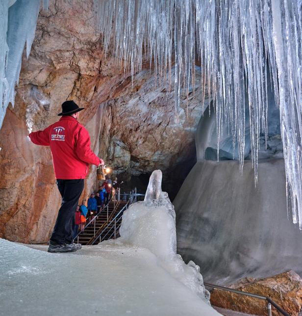 eisriesenwelt-werfen.jpg