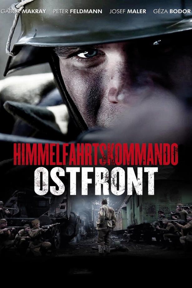 Das Filmplakat für „Himmelfahrtskommando Ostfront“ zeigt einen Soldaten im Krieg.