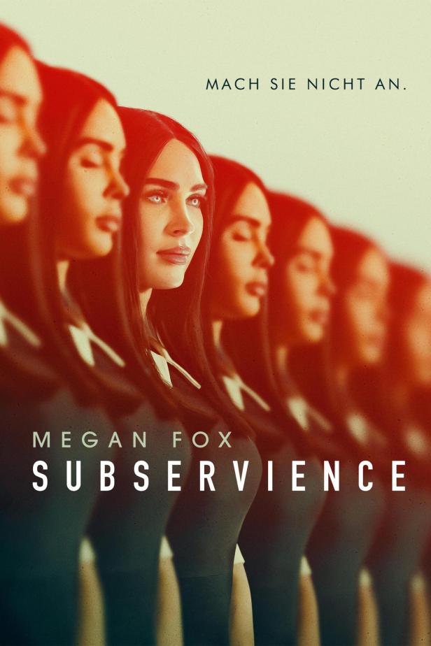 Das Filmplakat für „Subservience“ zeigt Megan Fox und mehrere Roboter-Doppelgänger.
