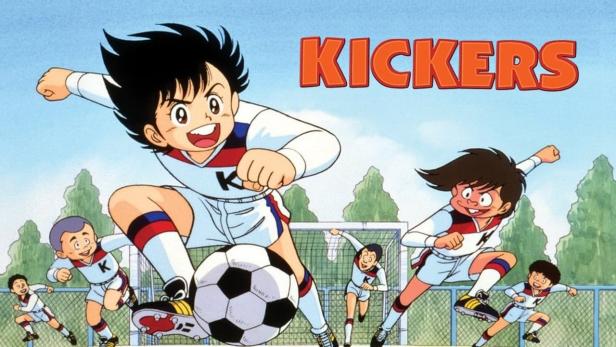 Eine Szene aus der Anime-Serie „Kickers“ mit spielenden Fußballern.
