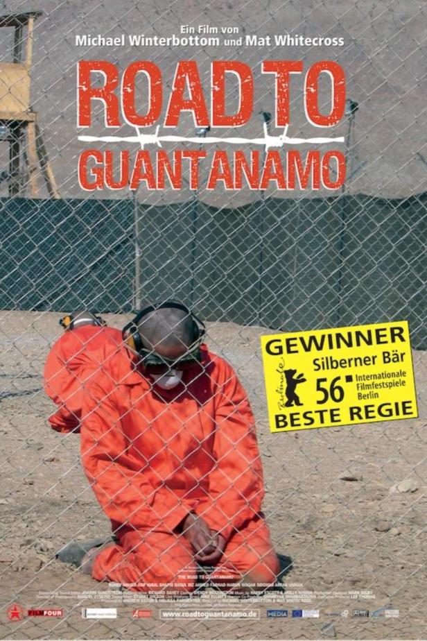 Das Filmplakat für „Road to Guantanamo“ zeigt einen gefangenen Mann hinter einem Zaun.