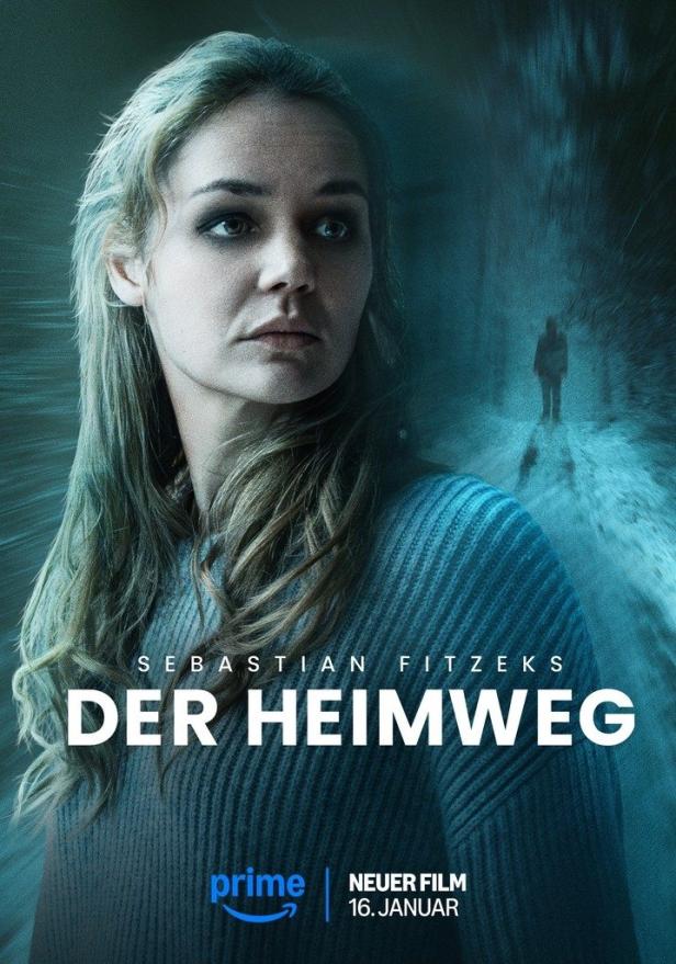 Das Filmplakat für „Der Heimweg“ zeigt eine Frau und eine dunkle Gestalt im Hintergrund.