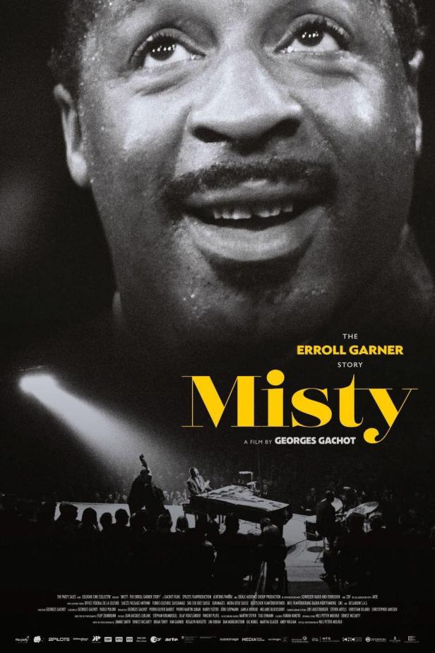 Das Filmplakat für „Misty“ zeigt das Gesicht von Erroll Garner und eine Jazzband im Hintergrund.