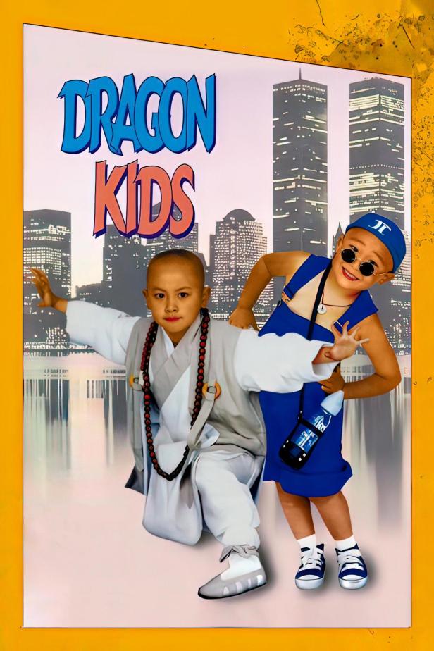 Das Filmplakat für „Dragon Kids“ zeigt zwei Kinder vor einer Skyline.