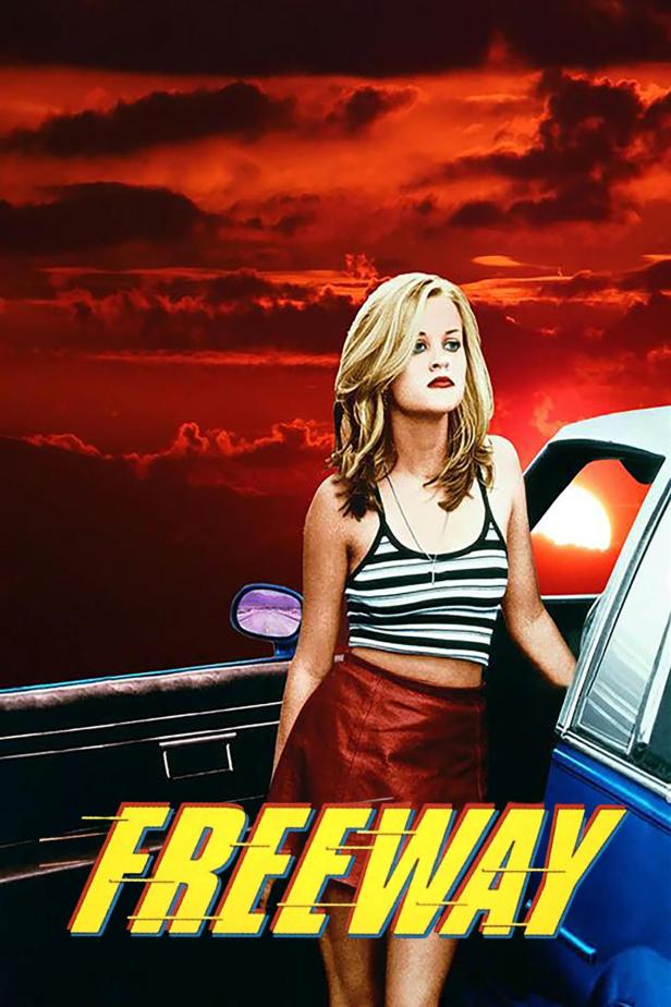 Das Filmplakat für „Freeway“ zeigt Reese Witherspoon vor einem roten Himmel und einem blauen Auto.