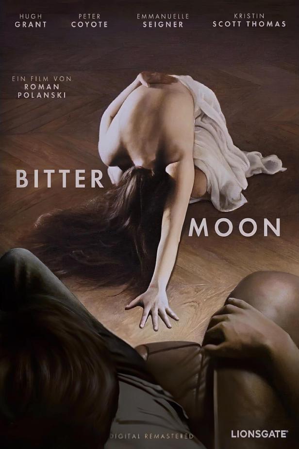 Das Filmplakat für „Bitter Moon“ zeigt eine Frau, die sich über einen Mann beugt.