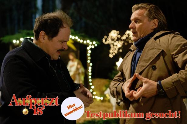 Zwei Männer stehen vor einem Hintergrund mit Lichtern und werben für eine Anmeldung als Testpublikum.