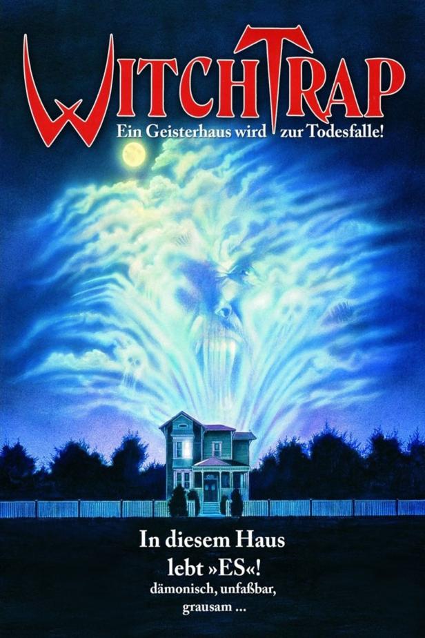 Das Filmplakat für „Witchtrap“ zeigt ein Haus unter einem gespenstischen Gesicht am Nachthimmel.