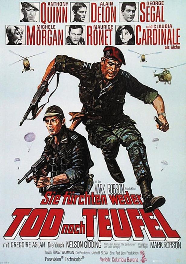 Das Filmplakat für „Sie fürchten weder Tod noch Teufel“ zeigt zwei bewaffnete Soldaten und Hubschrauber.