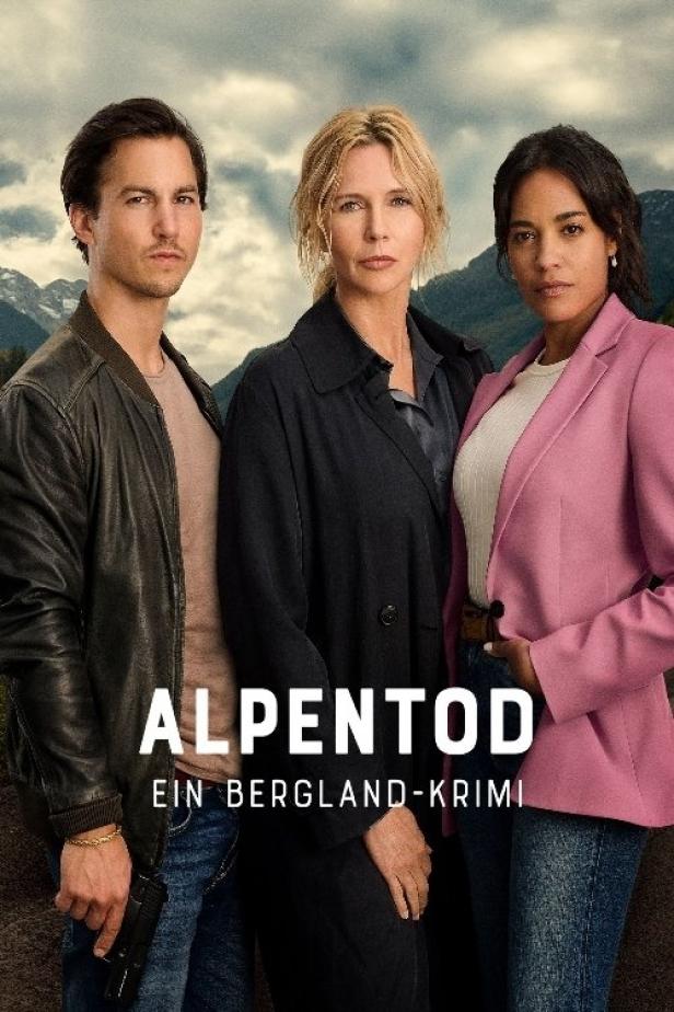Drei Personen vor einer Bergkulisse für den Krimi „Alpentod: Ein Bergland-Krimi“.
