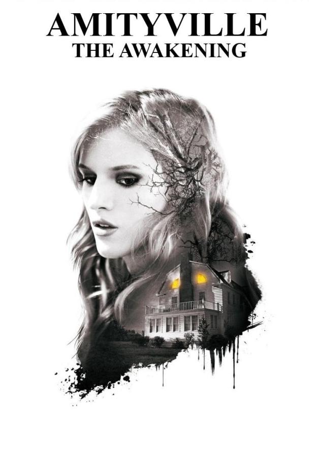 Das Filmplakat für „Amityville: The Awakening“ zeigt eine junge Frau vor einem unheimlichen Haus.
