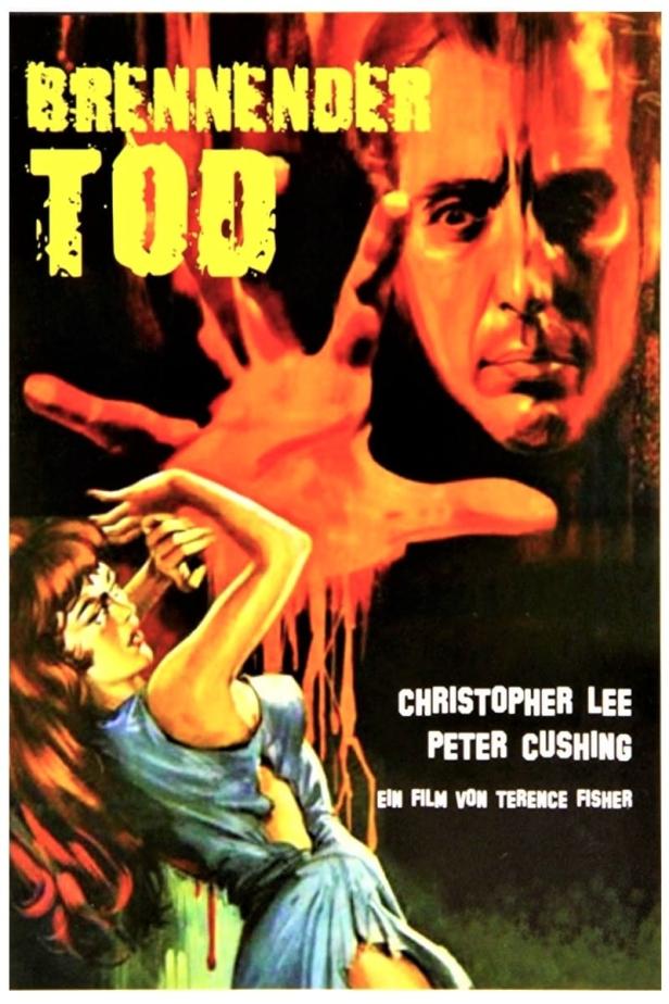 Das Filmplakat für „Brennender Tod“ mit Christopher Lee und Peter Cushing.