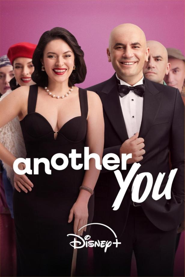 Das Filmplakat für „Another You“ auf Disney+ zeigt ein Paar in Abendgarderobe.
