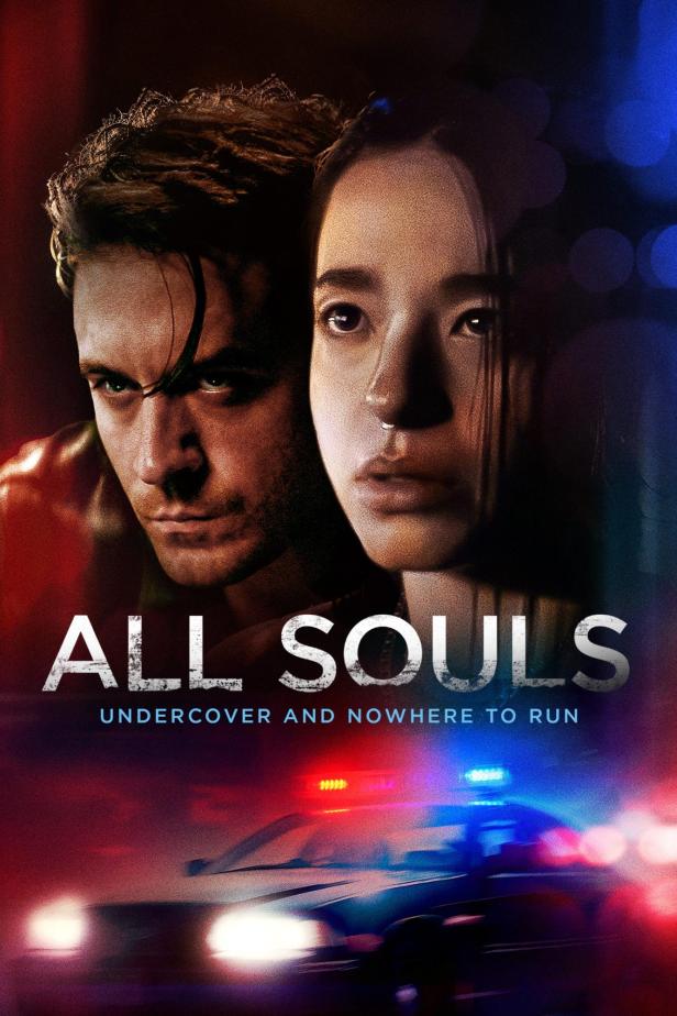 Das Filmplakat für „All Souls“ zeigt einen Mann und eine Frau vor einem Polizeiauto.