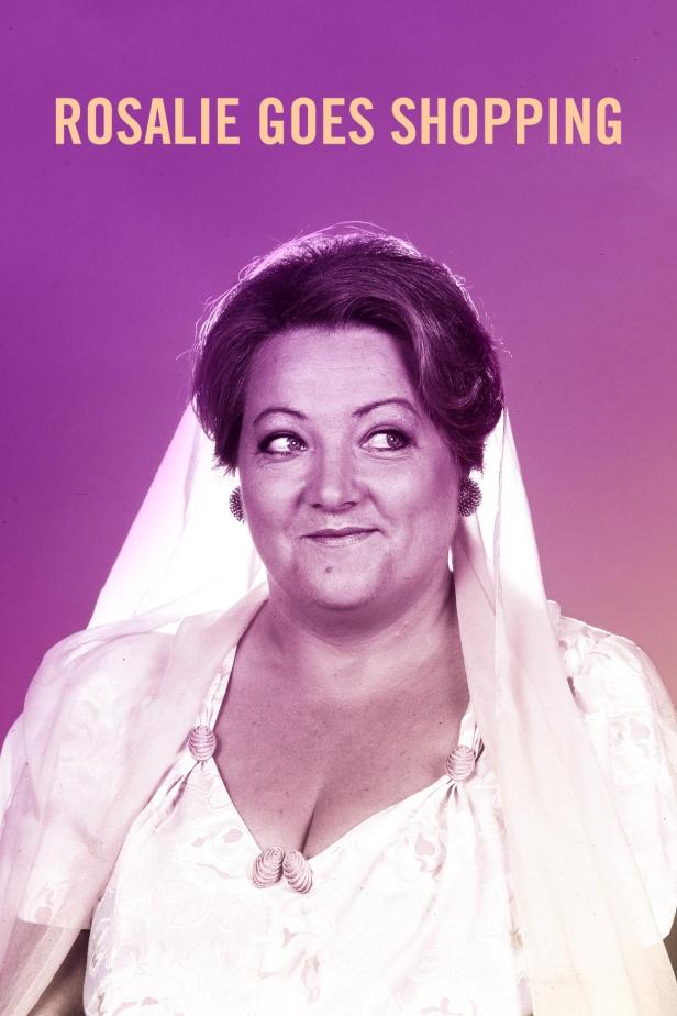 Das Filmplakat für „Rosalie Goes Shopping“ zeigt eine Frau in einem weißen Kleid und Schleier.