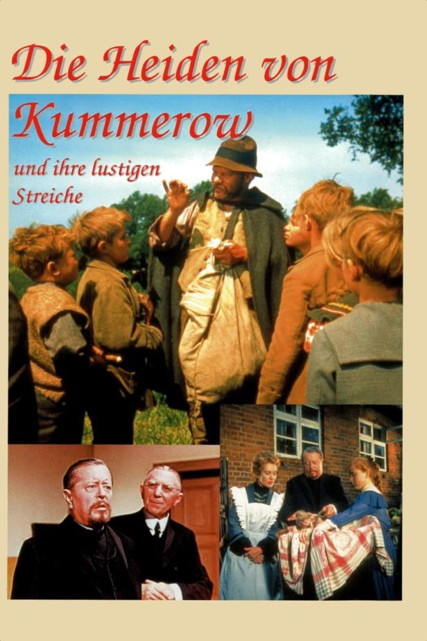 Das Filmplakat für „Die Heiden von Kummerow“ zeigt Szenen mit Dorfbewohnern und Kindern.