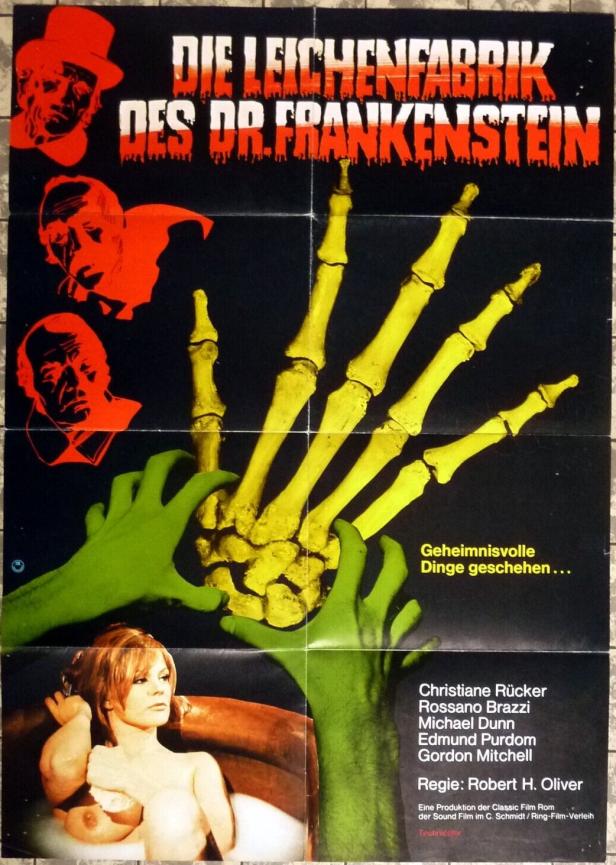 Das Filmplakat für „Die Leichenfabrik des Dr. Frankenstein“ zeigt eine Frau in einer Wanne und eine skelettierte Hand.