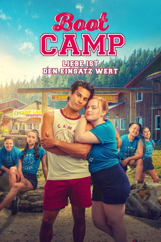 Das Filmplakat für „Boot Camp“ zeigt zwei Jugendliche, umgeben von weiteren Campern.