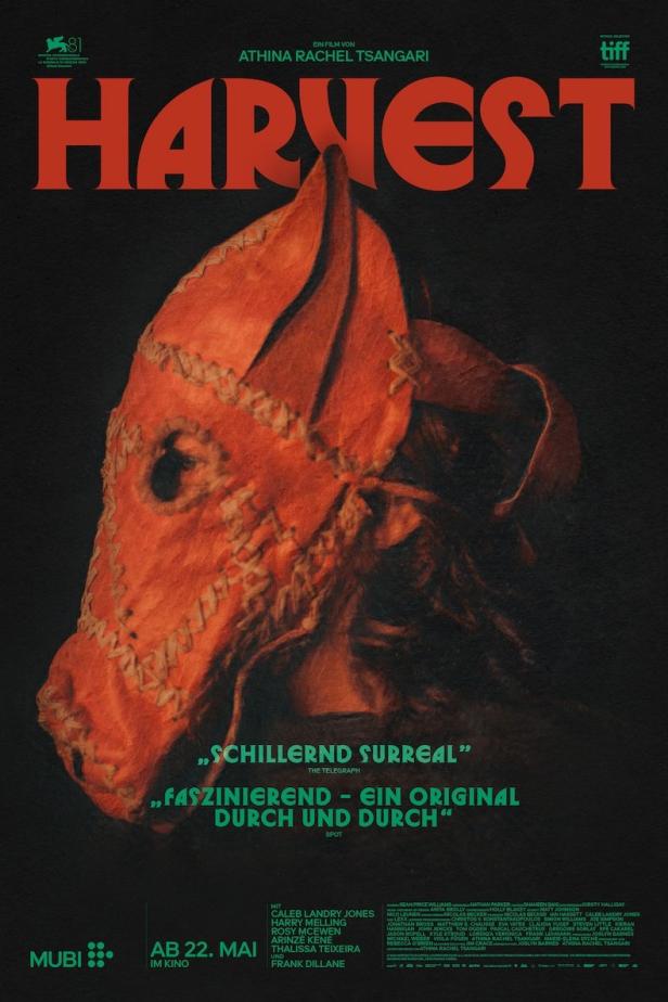 Das Filmplakat für „Harvest“ zeigt eine Person mit einer roten Tiermaske.