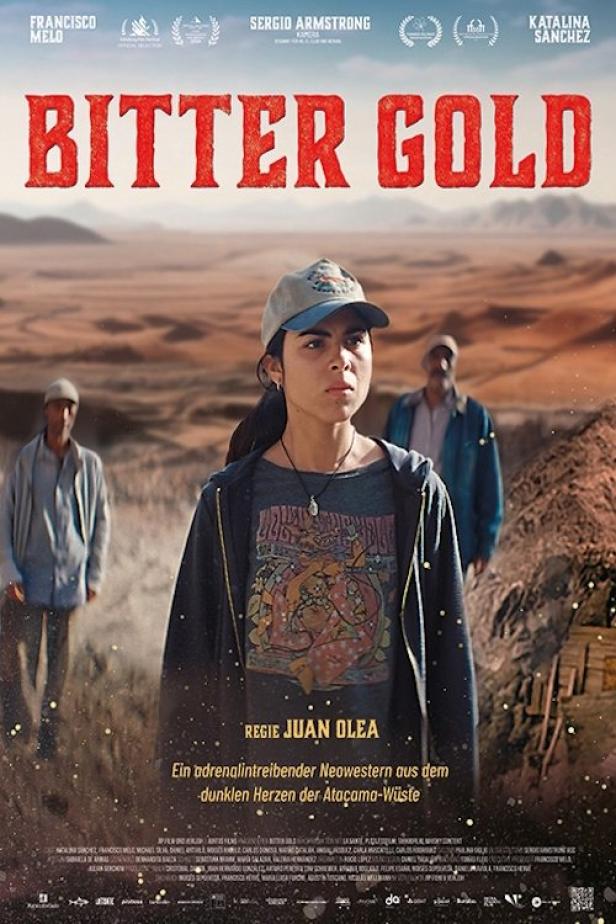 Das Filmplakat für „Bitter Gold“ zeigt eine junge Frau in der Atacama-Wüste.