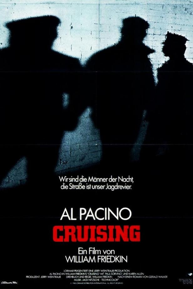 Das Filmplakat für „Cruising“ mit Al Pacino zeigt dunkle Silhouetten vor einer Backsteinmauer.