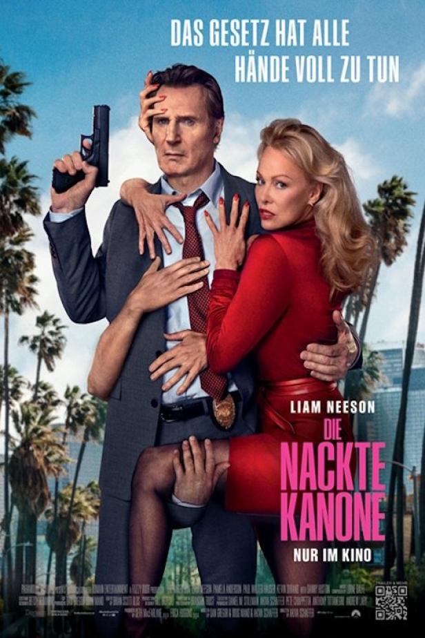 Das Filmplakat für „Die Nackte Kanone“ zeigt Liam Neeson mit einer Waffe und einer Frau im roten Kleid.