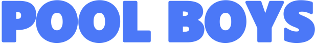 Der Schriftzug „Pool Boys“ auf blauem Hintergrund.